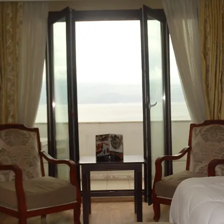 Yakamoz Hotel